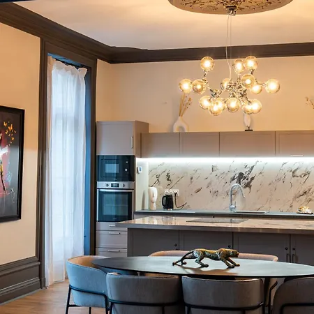 Marguerite - Haussmannien Chic Hyper Centre 아파트